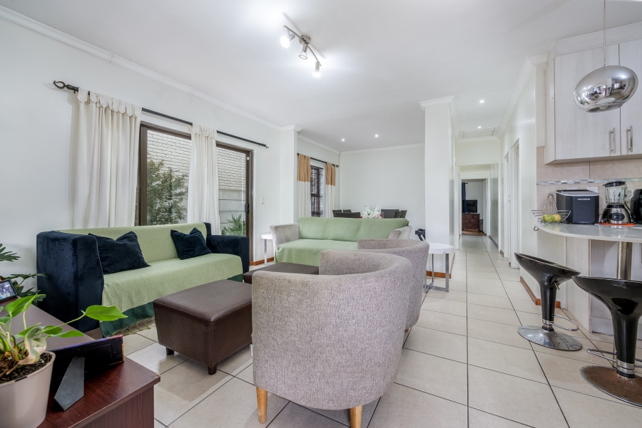 3 Bedroom Property for Sale in Jakarandas Western Cape